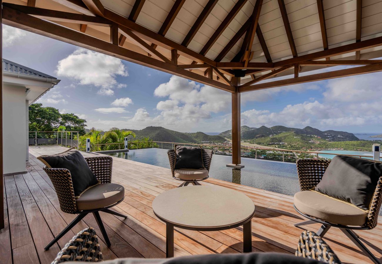 Villa en San Bartolomé - A VIEW