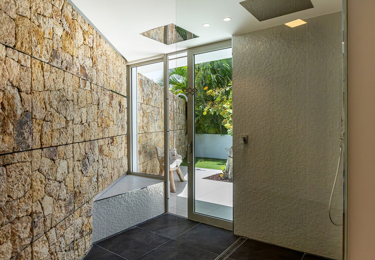 Villa in Saint Barthélemy - WINE NOTE