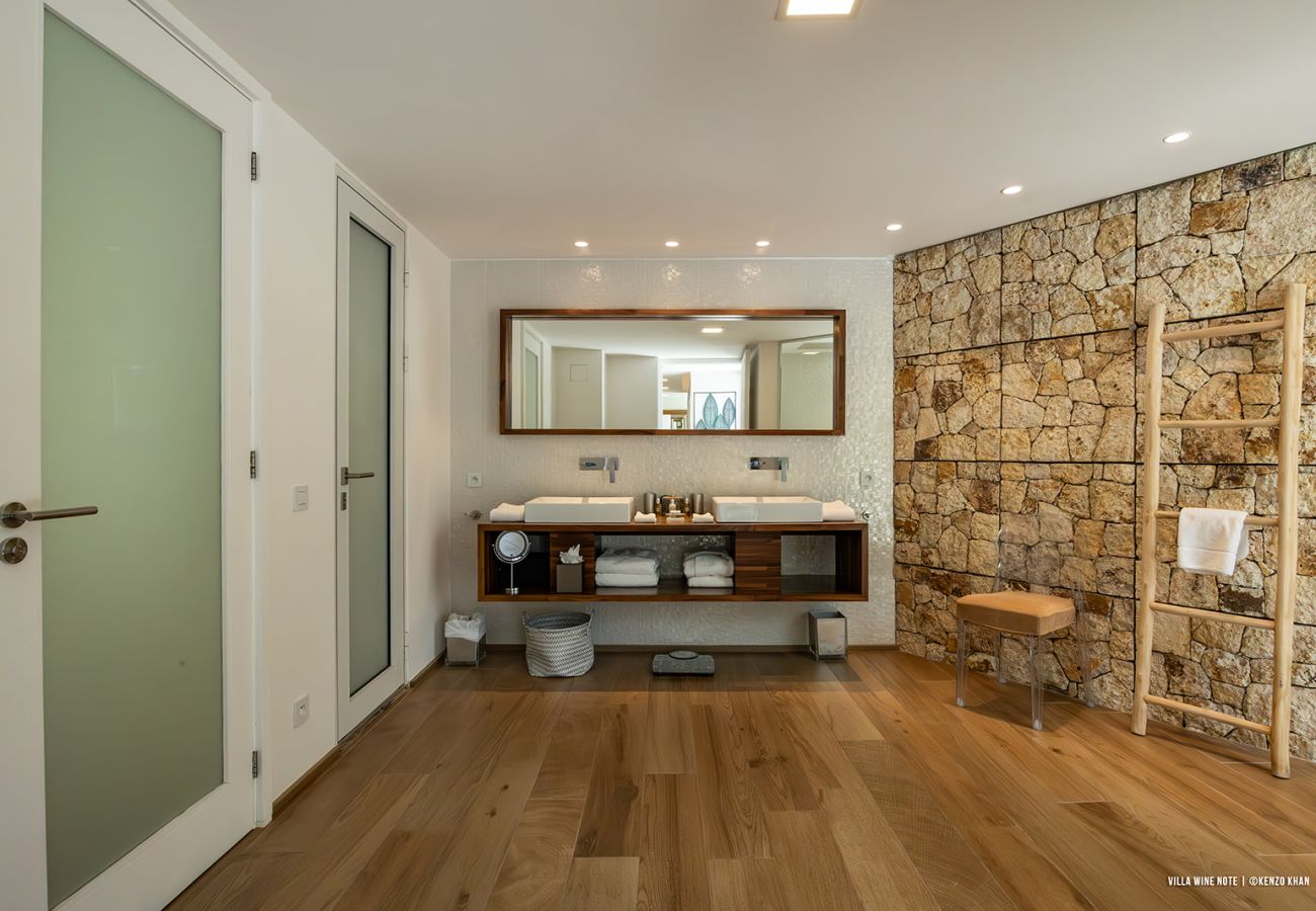 Villa in Saint Barthélemy - WINE NOTE