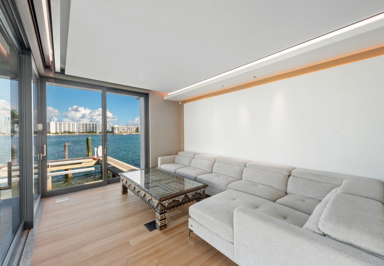 Villa in Miami Beach - STARZA