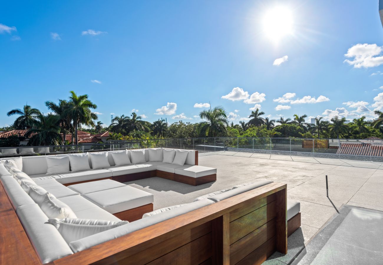 Villa in Miami Beach - STARZA