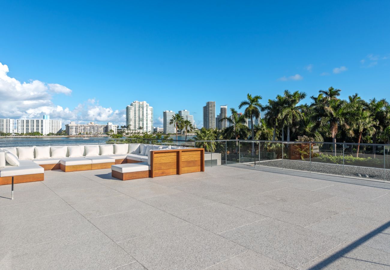 Villa in Miami Beach - STARZA