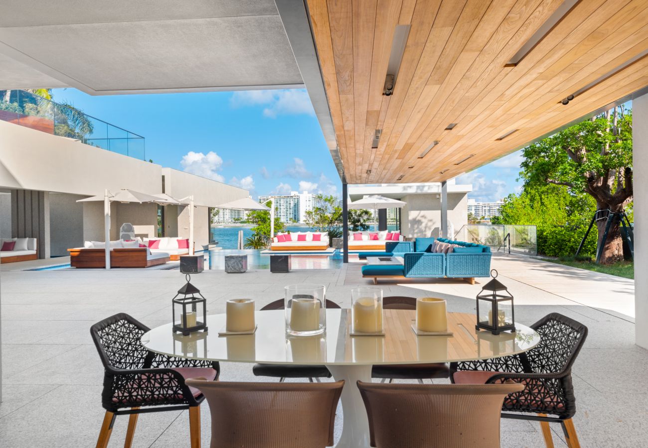 Villa in Miami Beach - STARZA