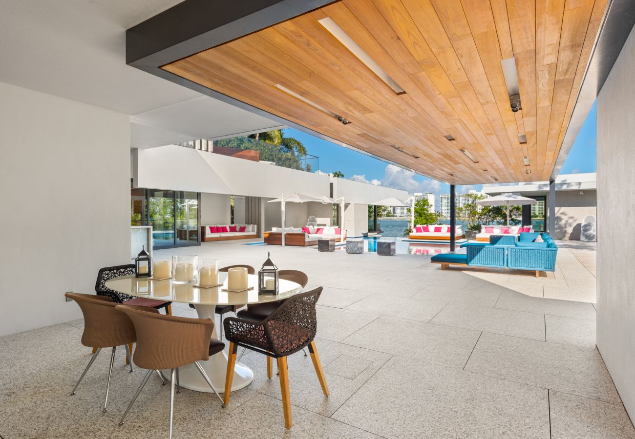 Villa in Miami Beach - STARZA