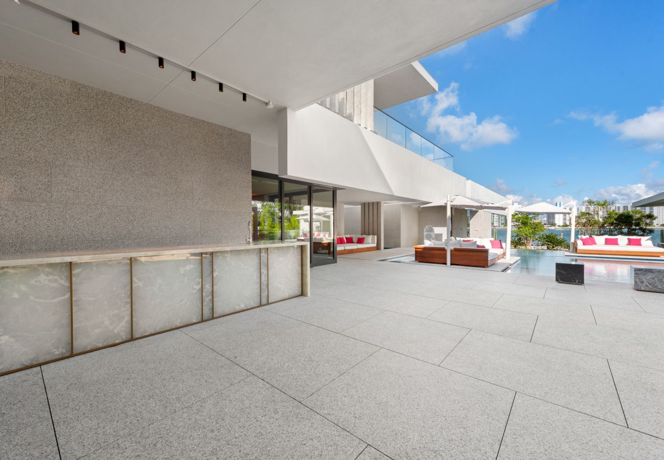 Villa in Miami Beach - STARZA