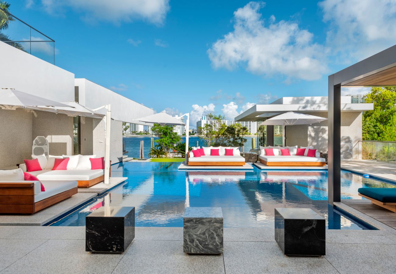 Villa in Miami Beach - STARZA